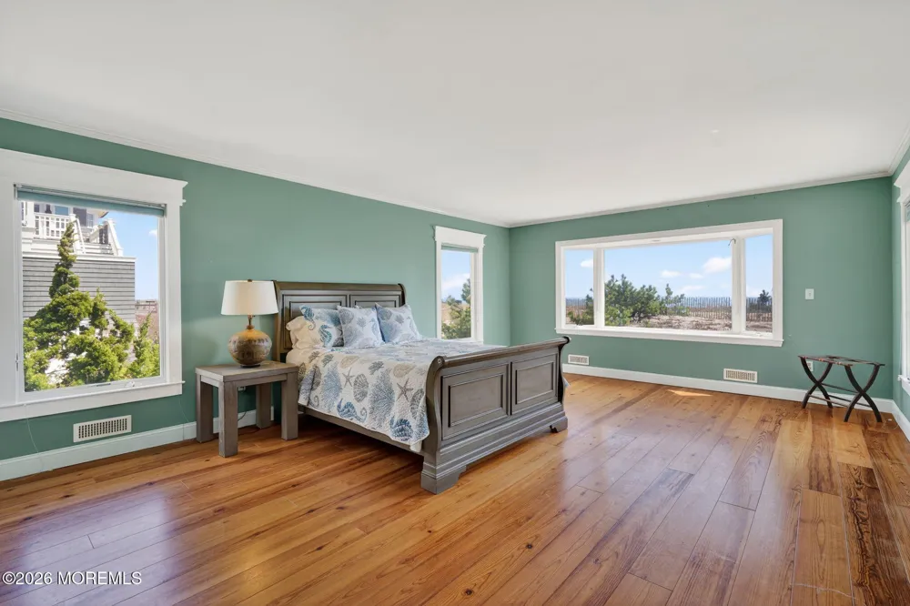 1521 Ocean Avenue Mantoloking, NJ 08738