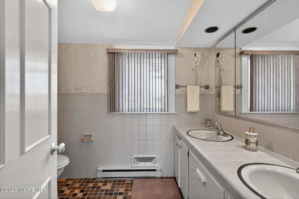 1521 Ocean Avenue Mantoloking, NJ 08738