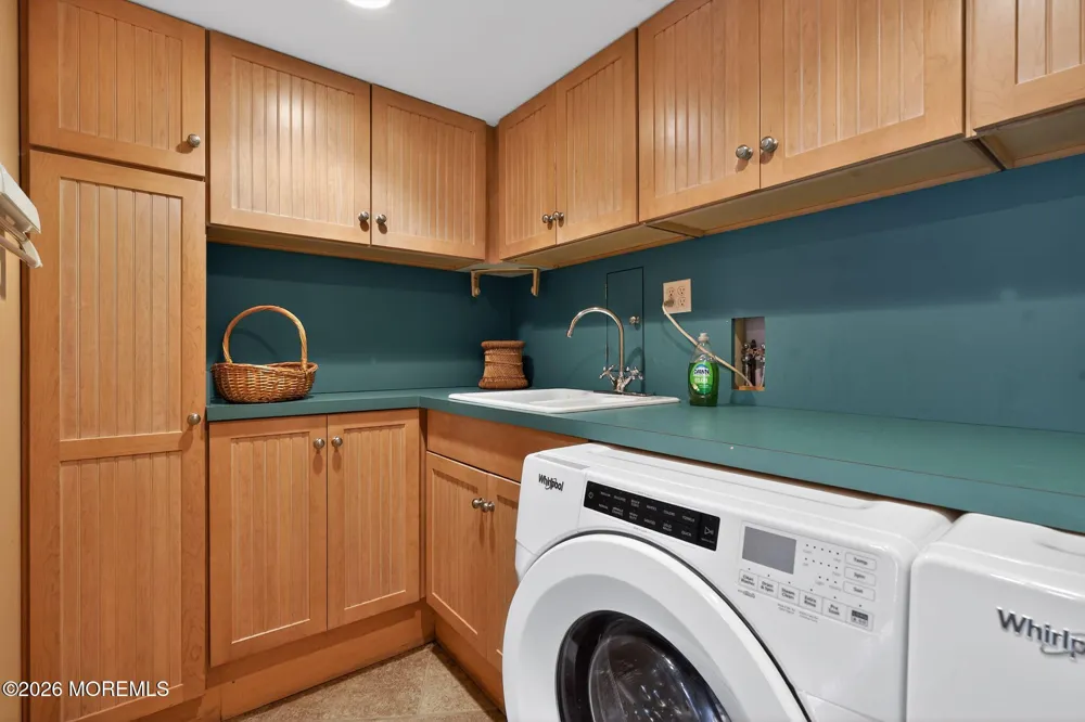1521 Ocean Avenue Mantoloking, NJ 08738