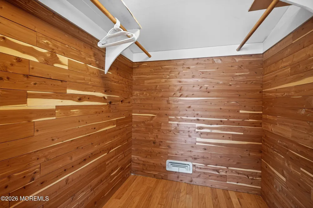 1521 Ocean Avenue Mantoloking, NJ 08738