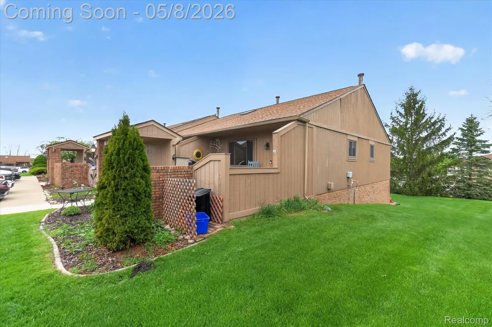 25381 Potomac Drive #6 South Lyon City, MI 48178