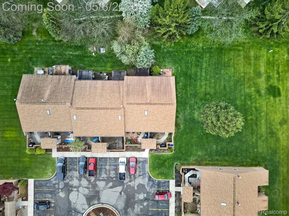 25381 Potomac Drive #6 South Lyon City, MI 48178