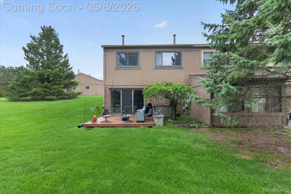 25381 Potomac Drive #6 South Lyon City, MI 48178