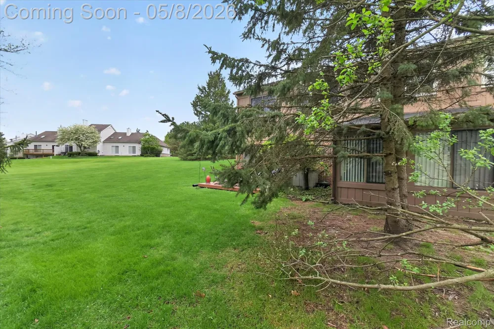 25381 Potomac Drive #6 South Lyon City, MI 48178