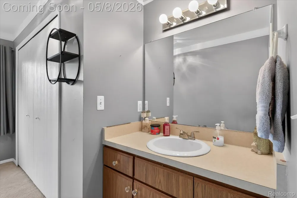 25381 Potomac Drive #6 South Lyon City, MI 48178