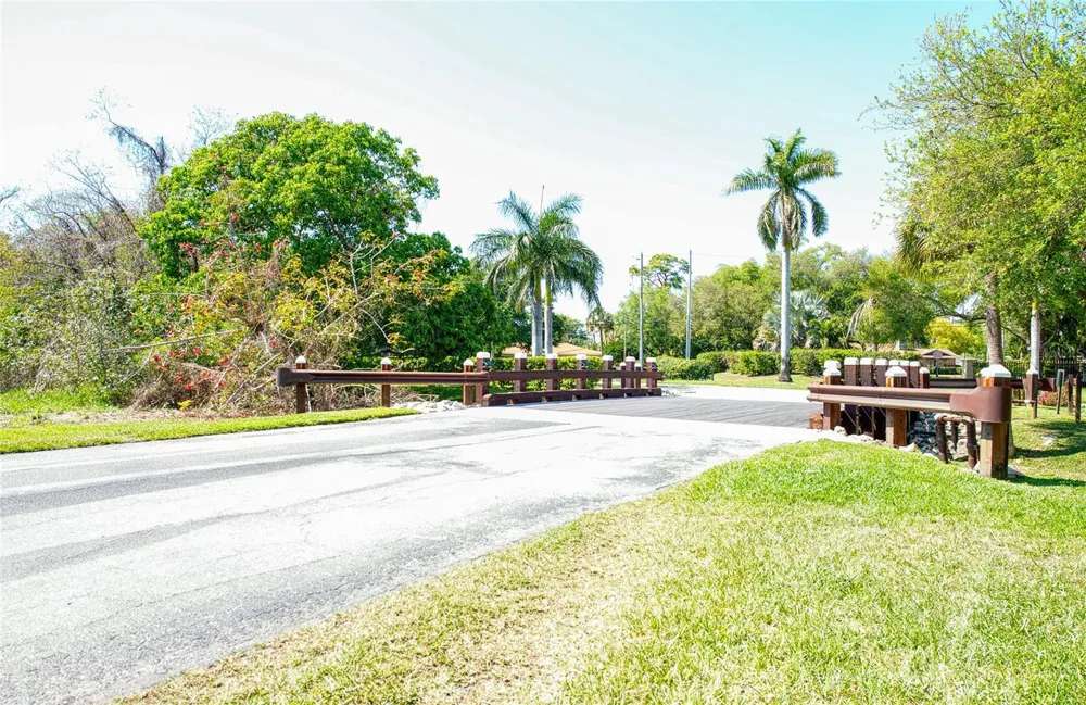 6305 PELICAN CREEK CROSSING #D St Petersburg, FL 33707
