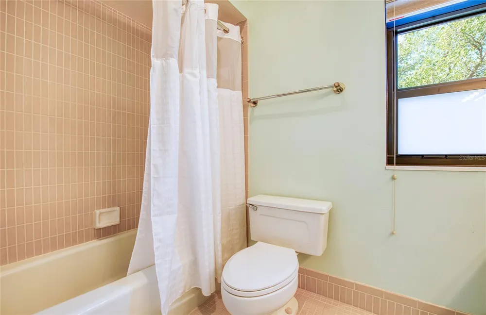 6305 PELICAN CREEK CROSSING #D St Petersburg, FL 33707