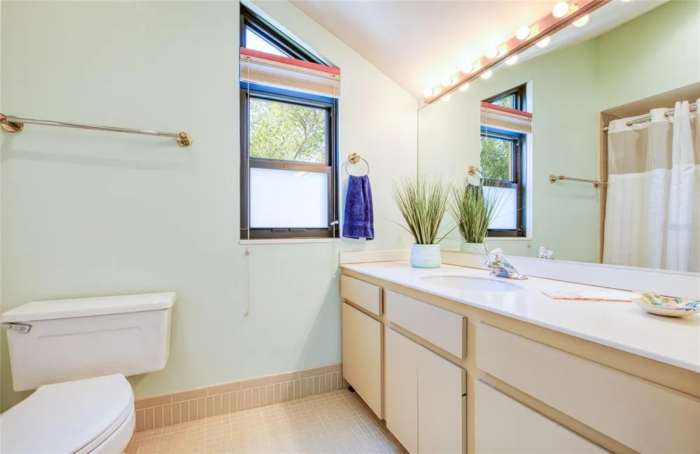 6305 PELICAN CREEK CROSSING #D St Petersburg, FL 33707