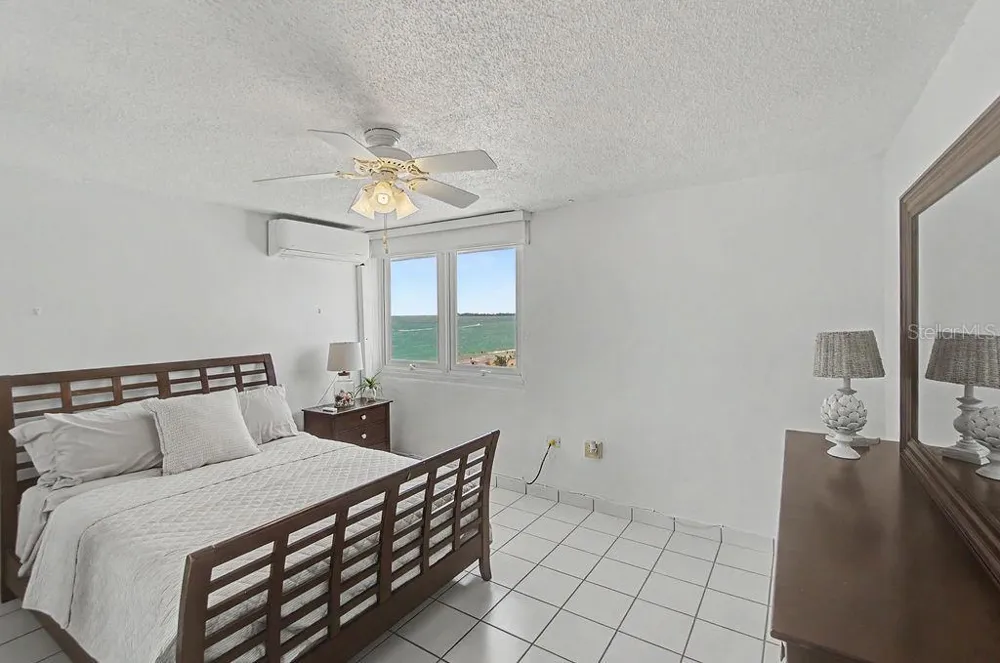 4939 ISLA VERDE AVE. #601 Carolina, PR 00979