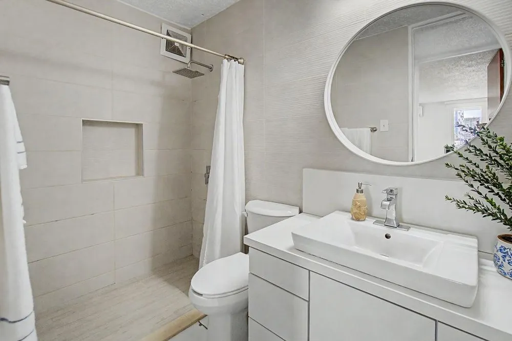 4939 ISLA VERDE AVE. #601 Carolina, PR 00979