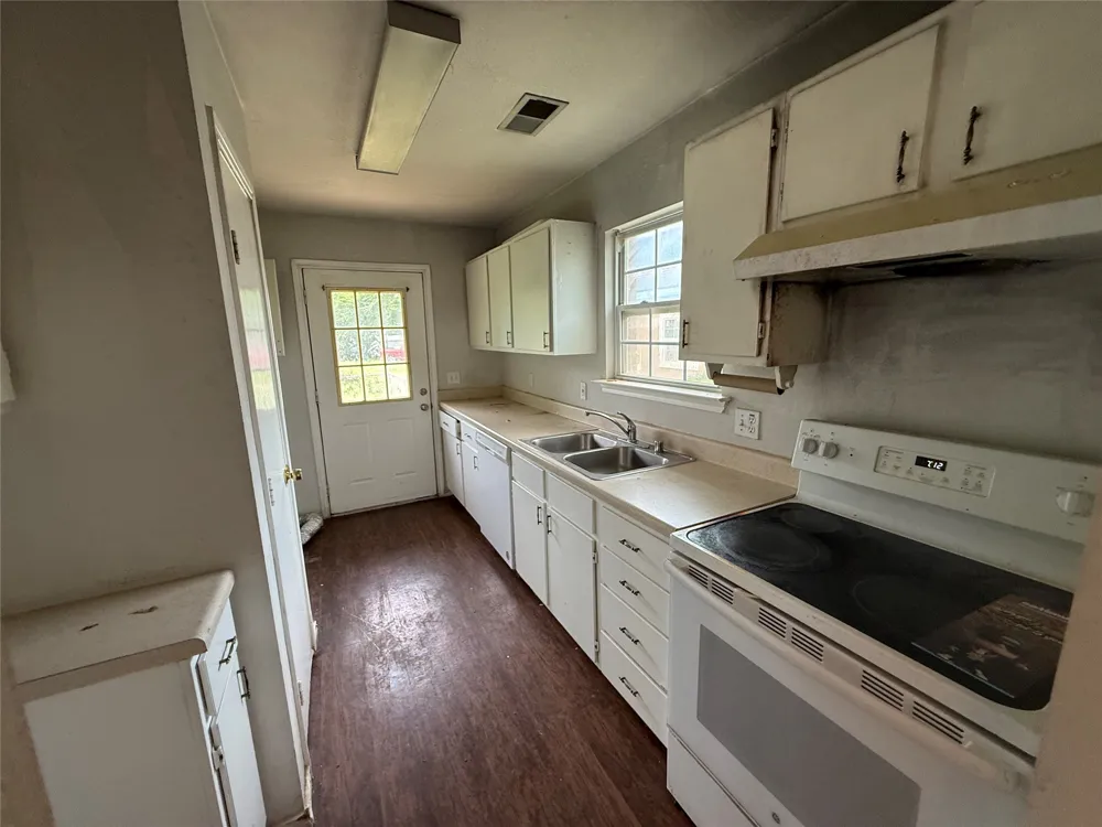 10937 Rockstone Drive Balch Springs, TX 75180