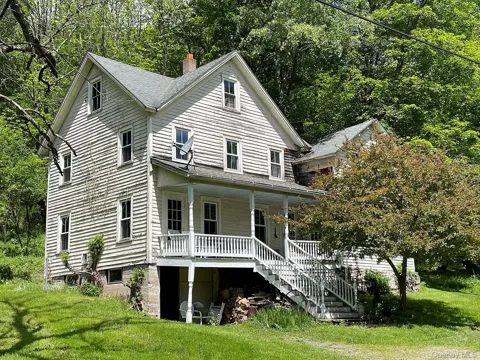 12 Henderson Road