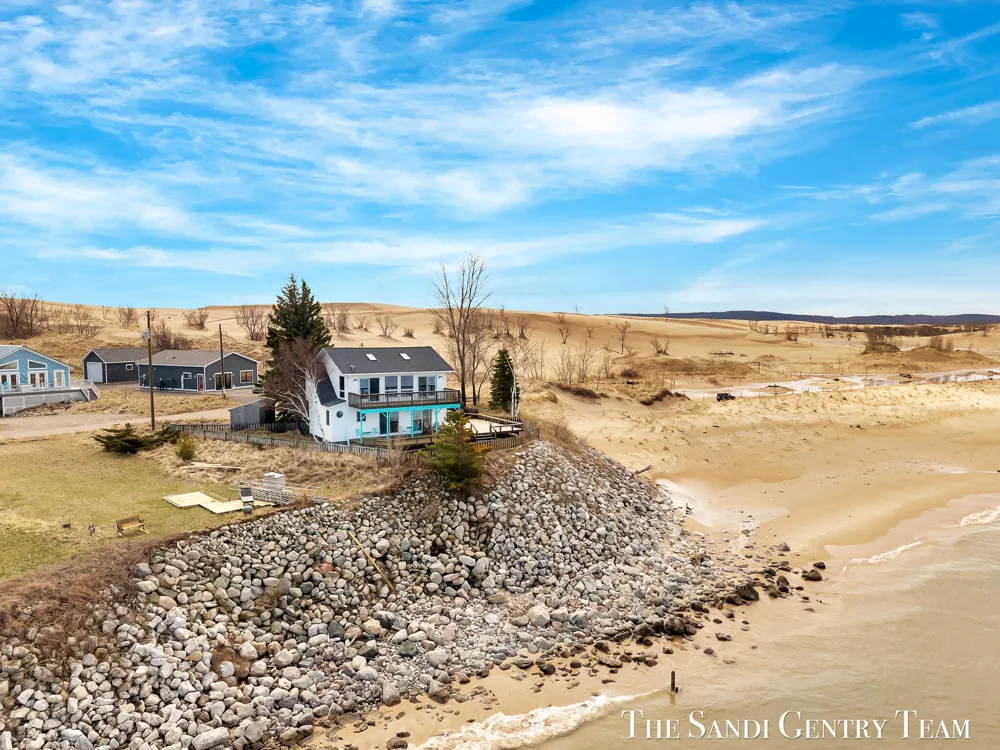 2767 Lakeshore Drive Mears, MI 49436