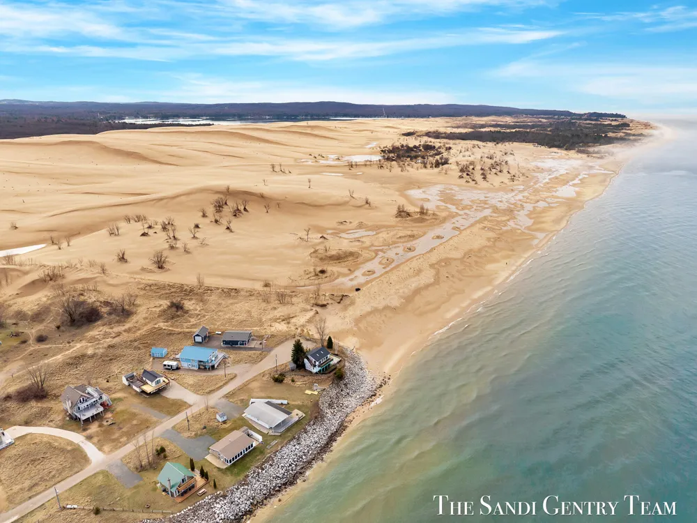 2767 Lakeshore Drive Mears, MI 49436