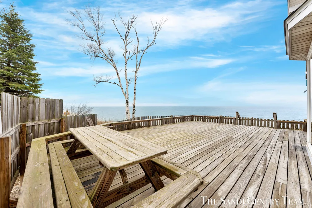 2767 Lakeshore Drive Mears, MI 49436