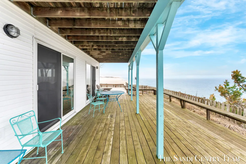 2767 Lakeshore Drive Mears, MI 49436