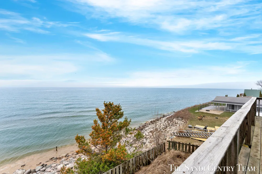 2767 Lakeshore Drive Mears, MI 49436
