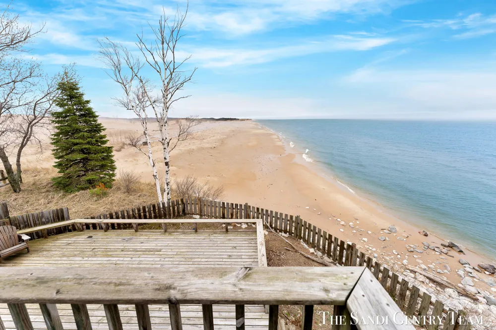2767 Lakeshore Drive Mears, MI 49436
