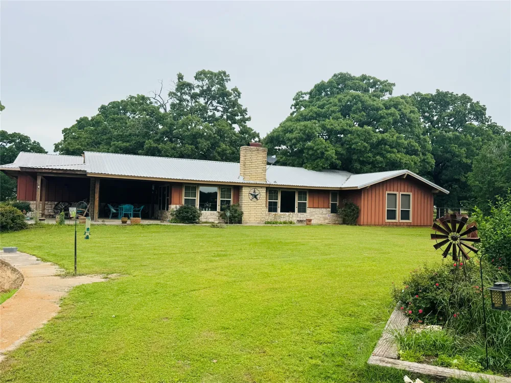 2031 E Fm 1396 Ivanhoe, TX 75447