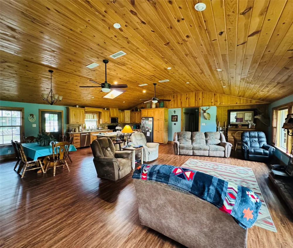 2031 E Fm 1396 Ivanhoe, TX 75447