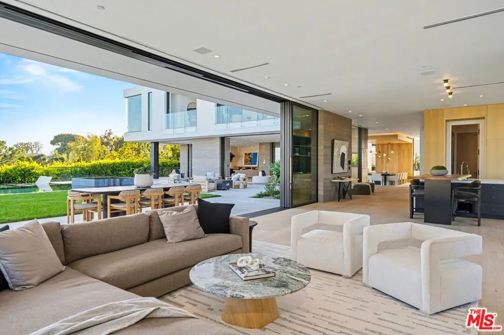 1830 Mango Way Los Angeles, CA 90049