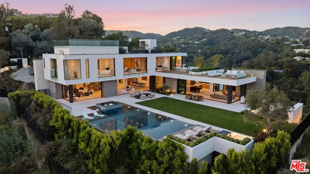 1830 Mango Way Los Angeles, CA 90049