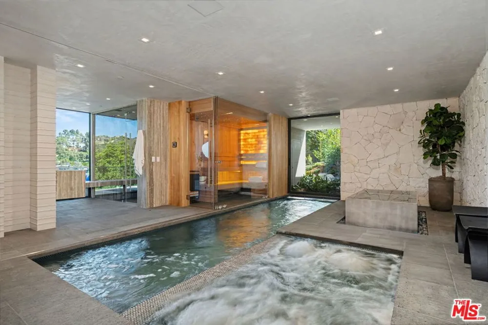 1830 Mango Way Los Angeles, CA 90049