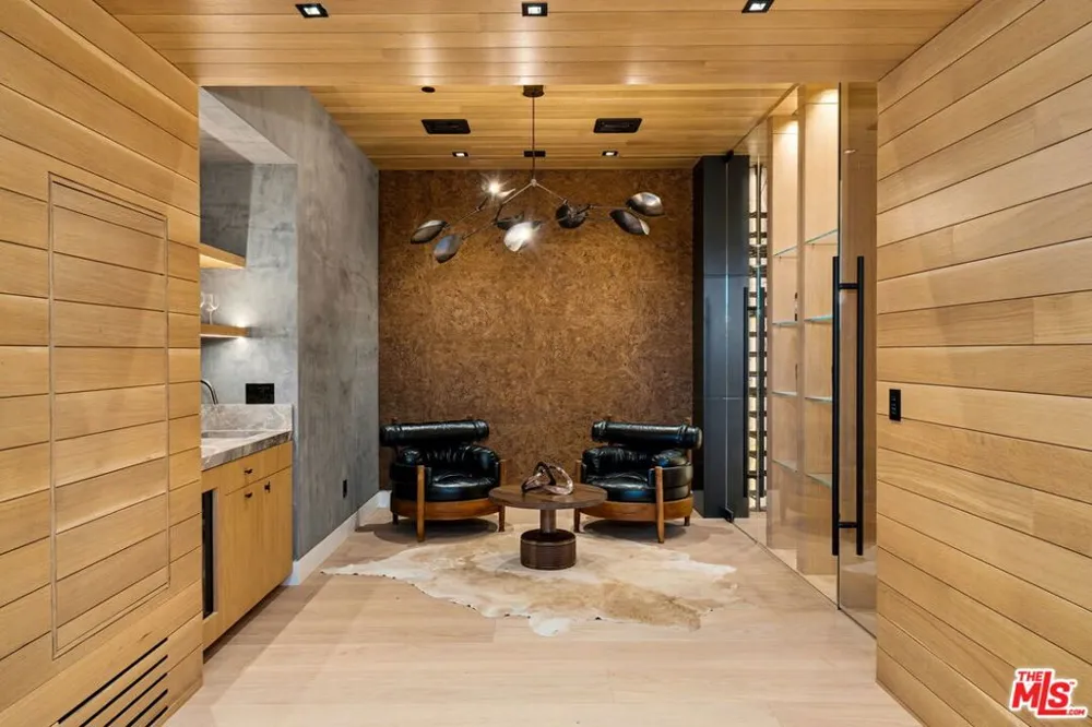 1830 Mango Way Los Angeles, CA 90049