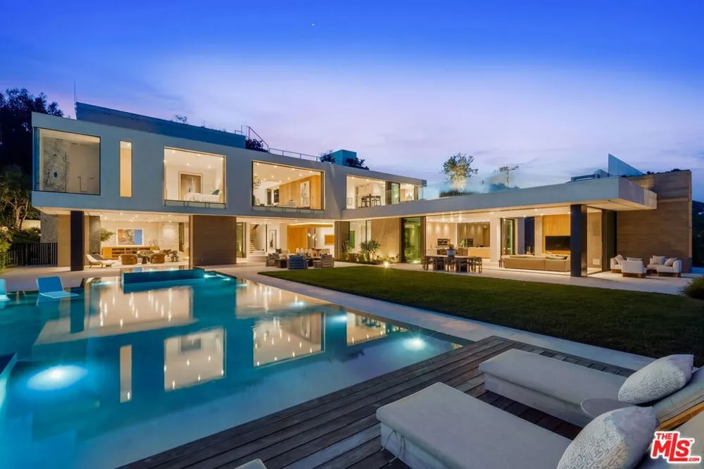 1830 Mango Way Los Angeles, CA 90049