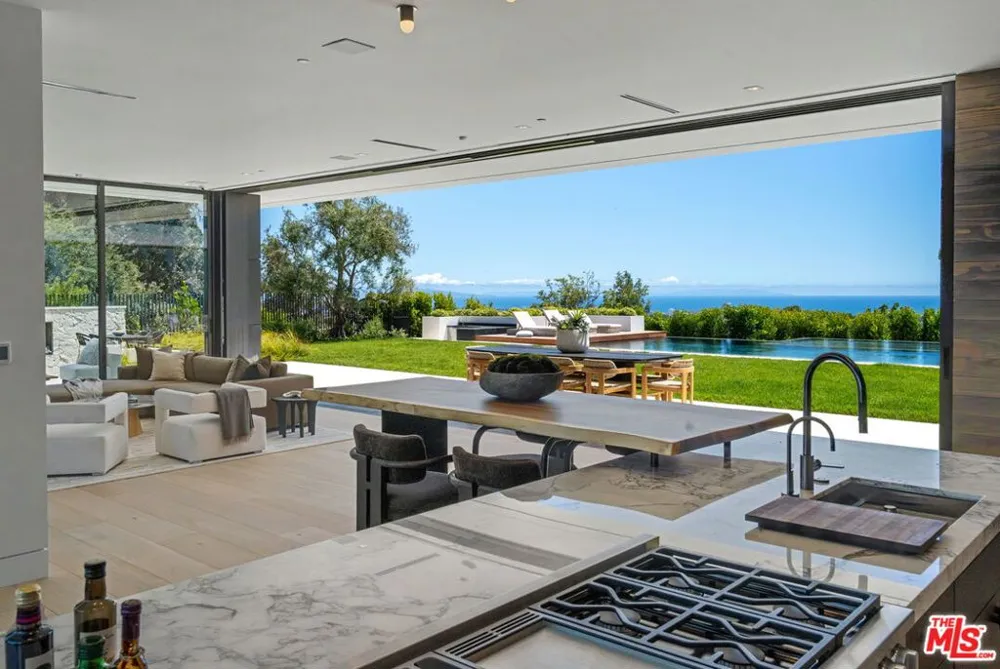1830 Mango Way Los Angeles, CA 90049
