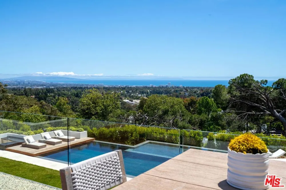 1830 Mango Way Los Angeles, CA 90049