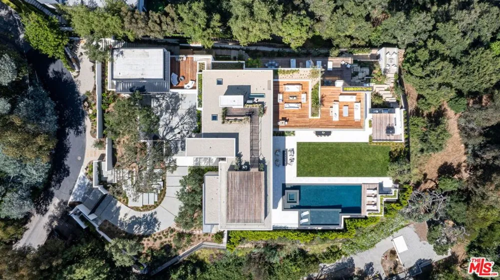 1830 Mango Way Los Angeles, CA 90049