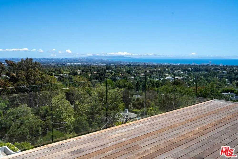 1830 Mango Way Los Angeles, CA 90049