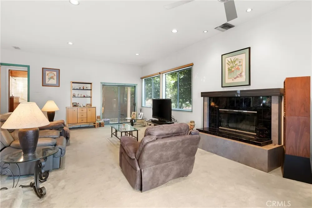 3654 4th Avenue La Crescenta, CA 91214