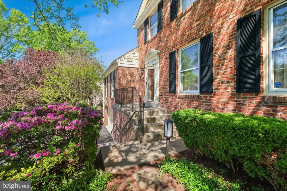 1106 PIPESTEM PLACE Potomac, MD 20854