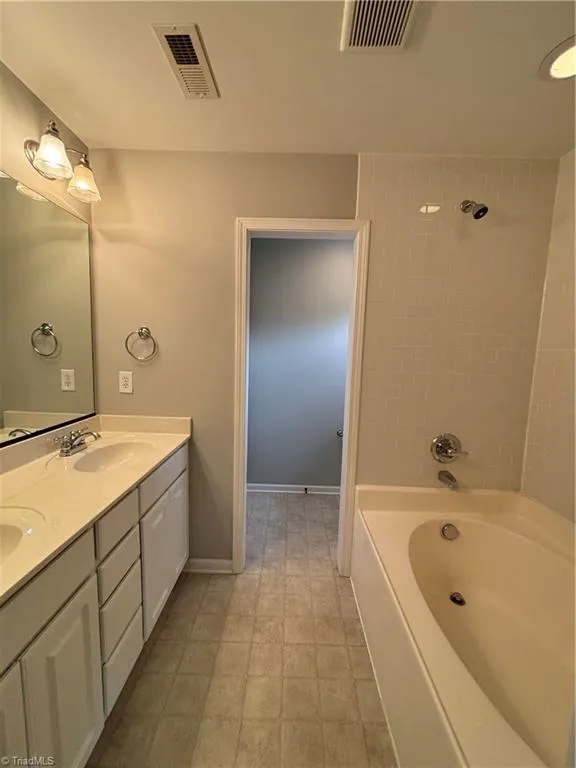 402 Beaumont Circle Clemmons, NC 27012