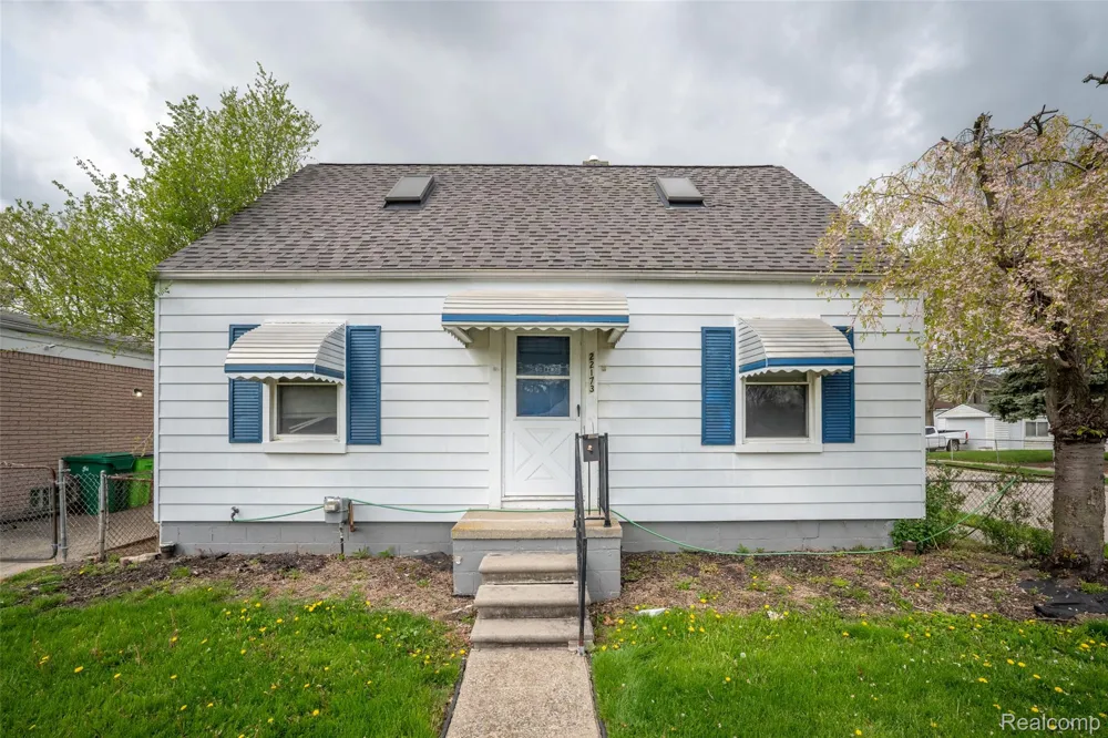 22173 Normandy Avenue Eastpointe City, MI 48021
