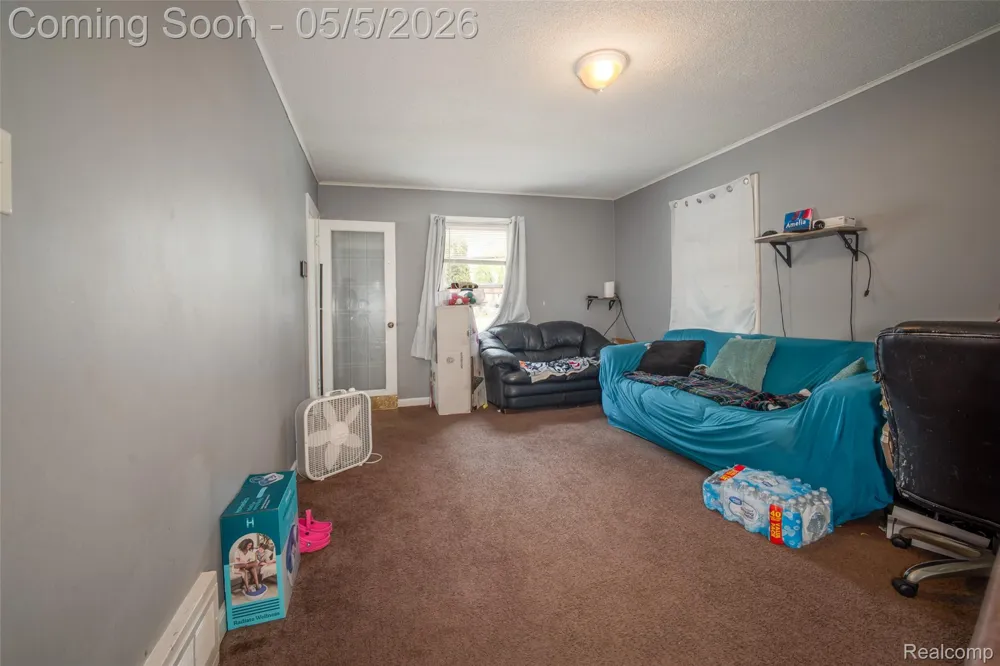 22173 Normandy Avenue Eastpointe City, MI 48021