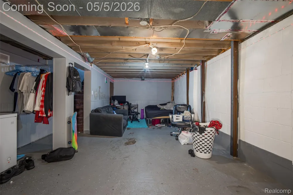 22173 Normandy Avenue Eastpointe City, MI 48021