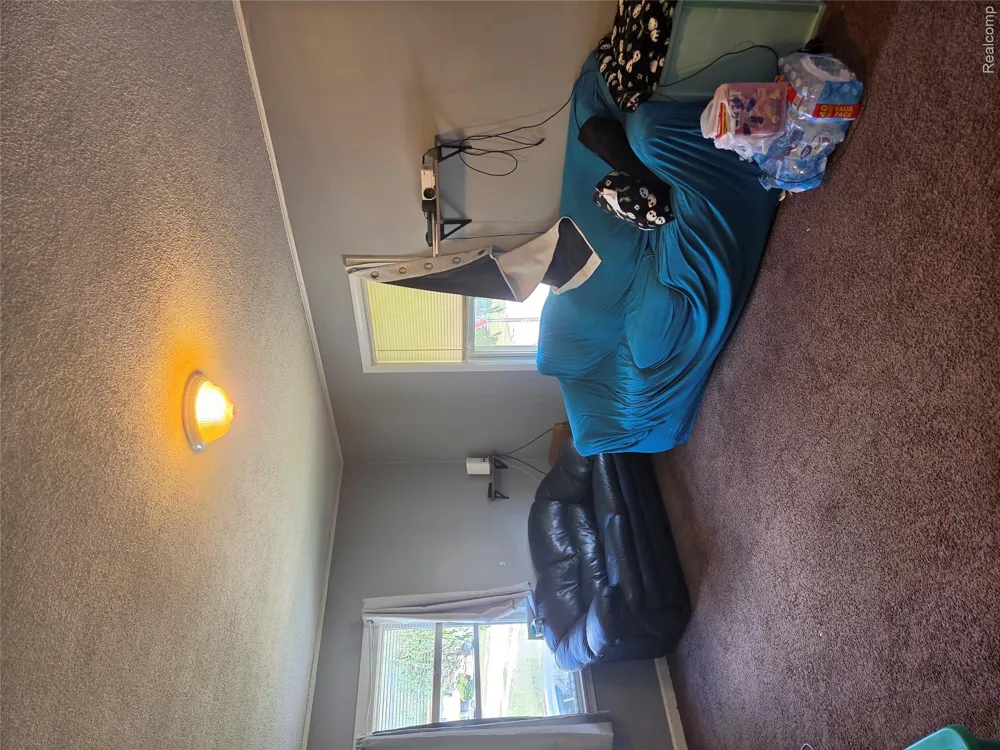 22173 Normandy Avenue Eastpointe City, MI 48021