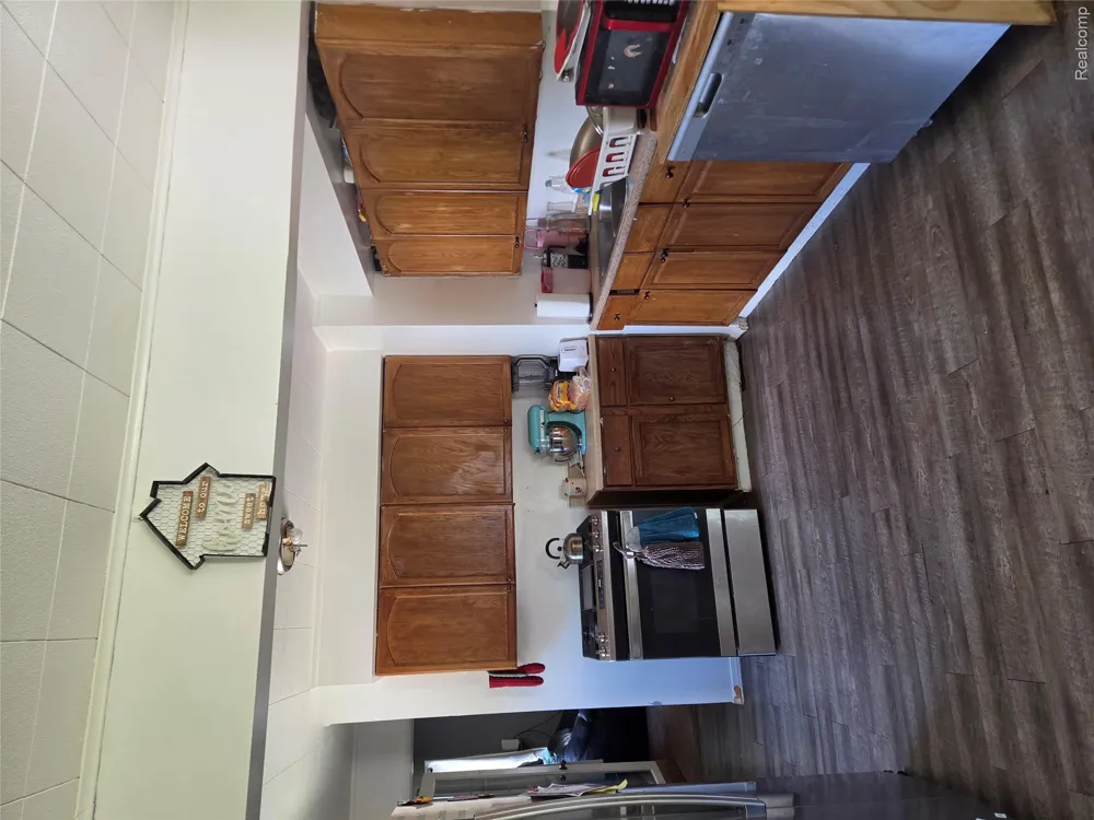 22173 Normandy Avenue Eastpointe City, MI 48021