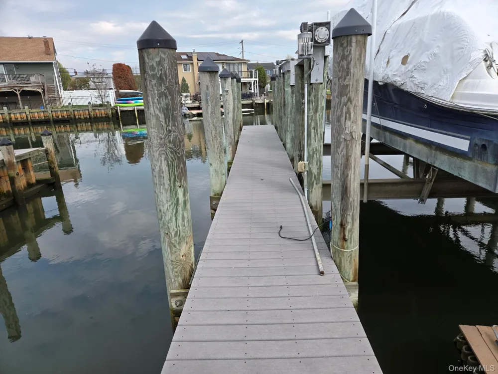 121 Ocean Avenue Massapequa, NY 11758