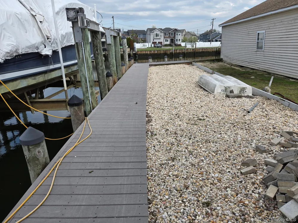 121 Ocean Avenue Massapequa, NY 11758
