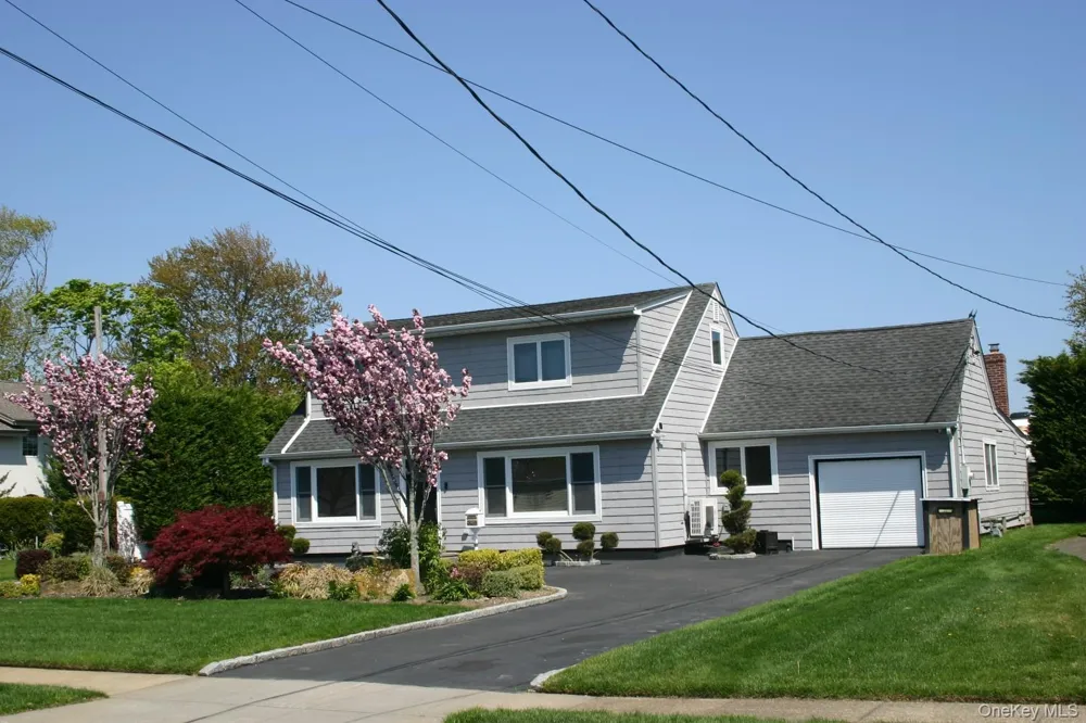 121 Ocean Avenue Massapequa, NY 11758