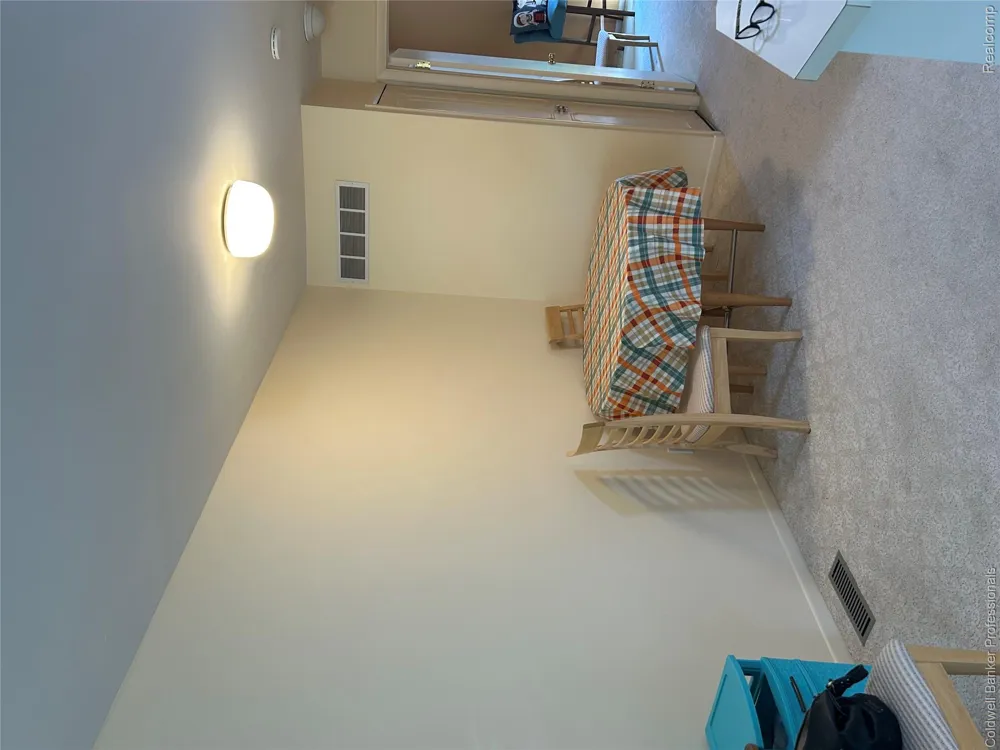 49936 Helfer Boulevard W #8 Wixom City, MI 48393