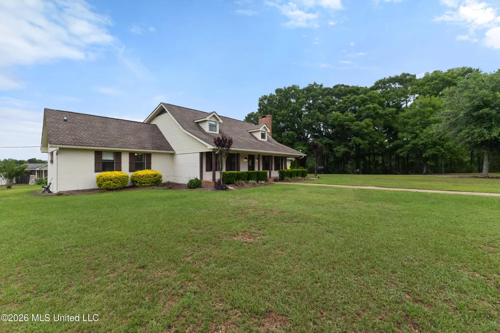 1329 Grantham Road Sumrall, MS 39482