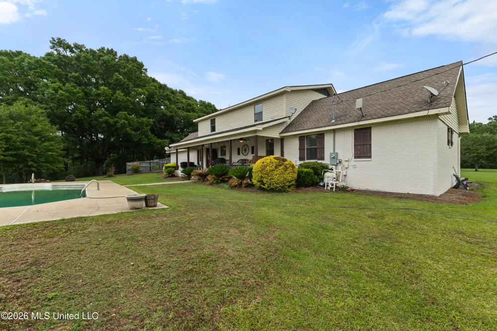 1329 Grantham Road Sumrall, MS 39482