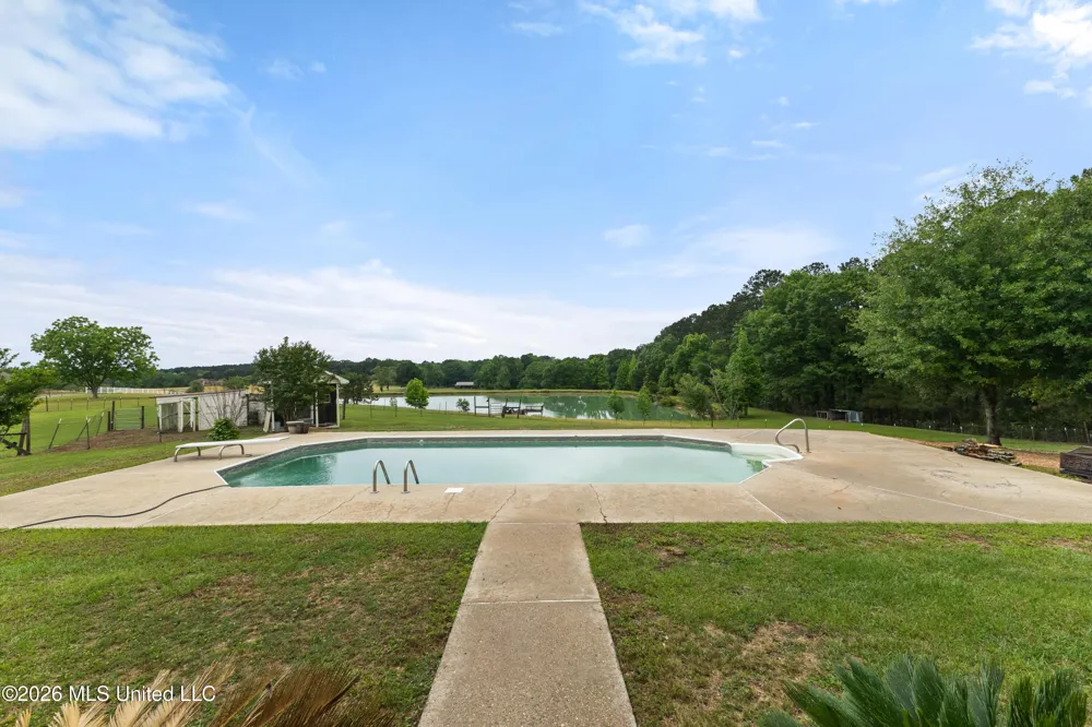 1329 Grantham Road Sumrall, MS 39482