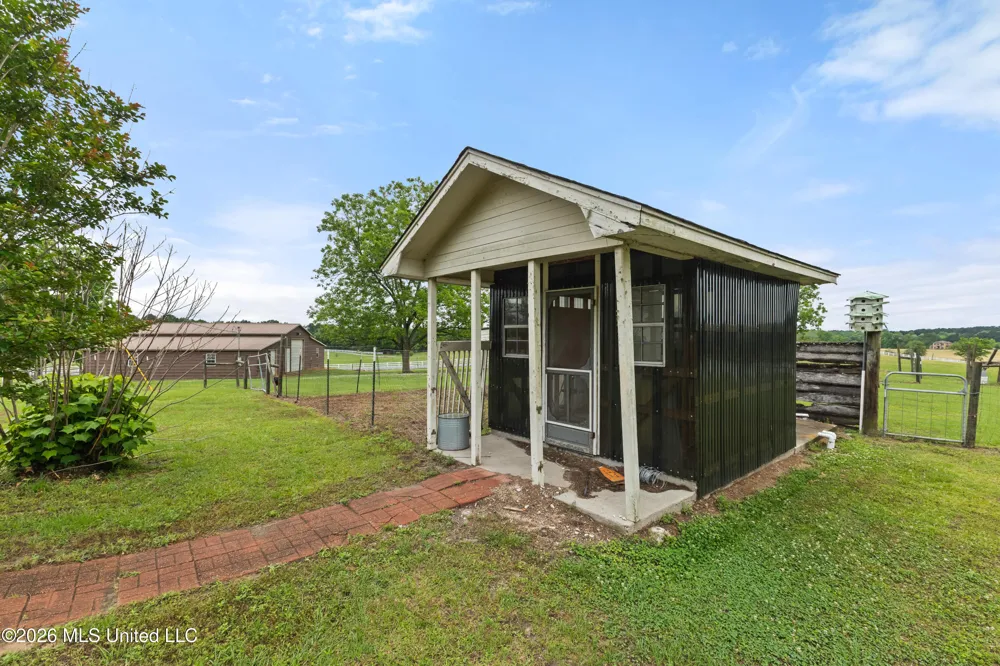 1329 Grantham Road Sumrall, MS 39482