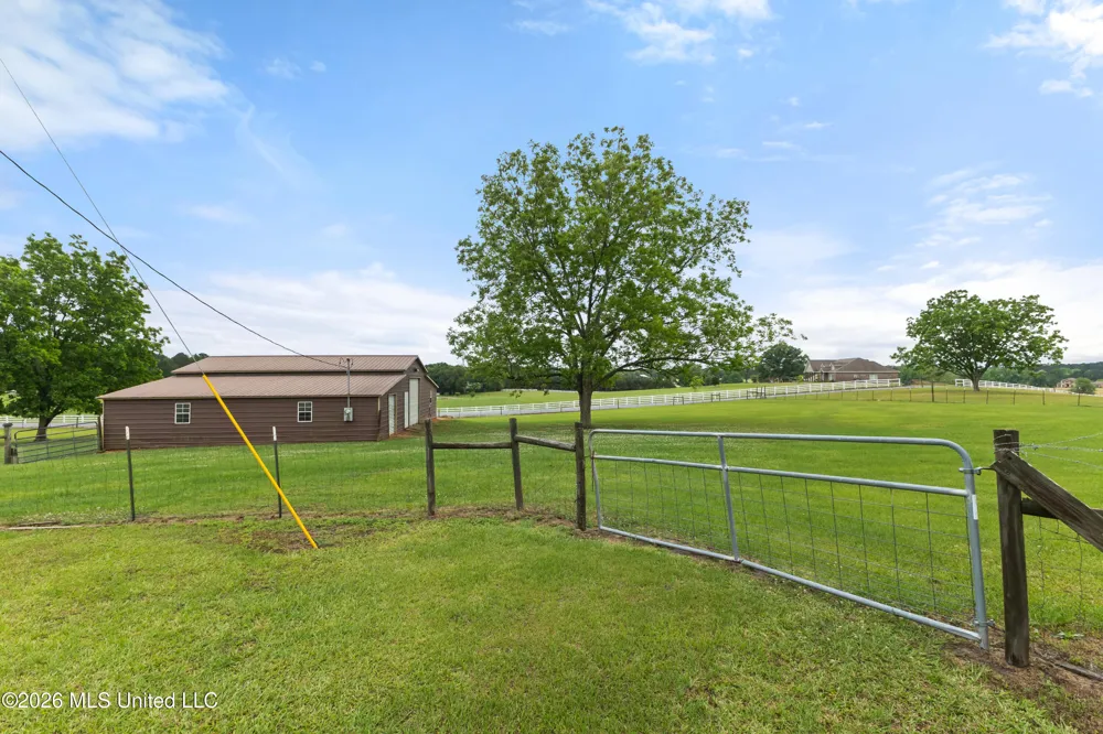 1329 Grantham Road Sumrall, MS 39482